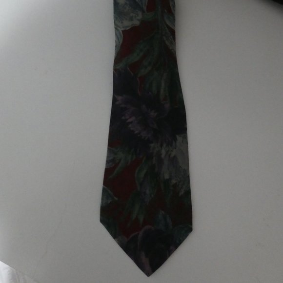 PELUSO OF ITALY | 100% Silk | Made In Canada 🟥🍁🟥 | Floral Necktie - Picture 1 of 6